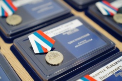 В Кузбассе медали «Отец солдата» получили родные участников специальной военной операции